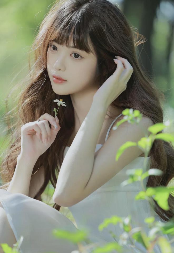 牌明明说好只是蹭一蹭的九游会真人游戏第一品